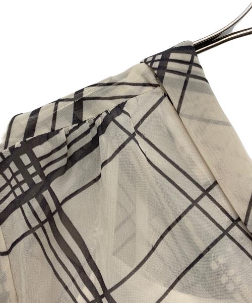 CELFORD（セルフォード）CELFORD (セルフォード) バリエーションプリーツワンピース ベージュ サイズ:36の古着・服飾アイテム