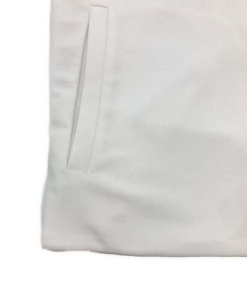 FOXEY NEWYORK（フォクシーニューヨーク）FOXEY NEWYORK (フォクシーニューヨーク) ジップパーカー ホワイト サイズ:42の古着・服飾アイテム