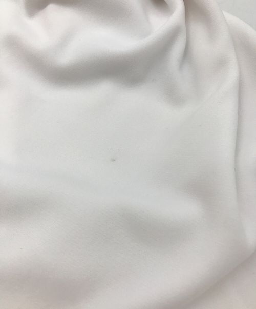 FOXEY NEWYORK（フォクシーニューヨーク）FOXEY NEWYORK (フォクシーニューヨーク) ジップパーカー ホワイト サイズ:42の古着・服飾アイテム