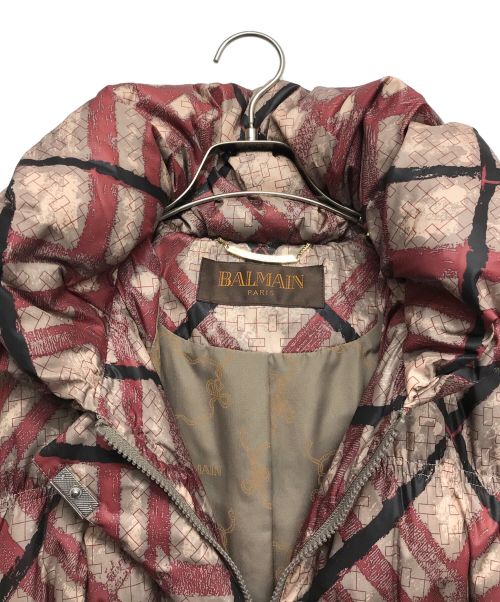 BALMAIN（バルマン）BALMAIN (バルマン) 総柄ダウンコート レッド サイズ:Mの古着・服飾アイテム