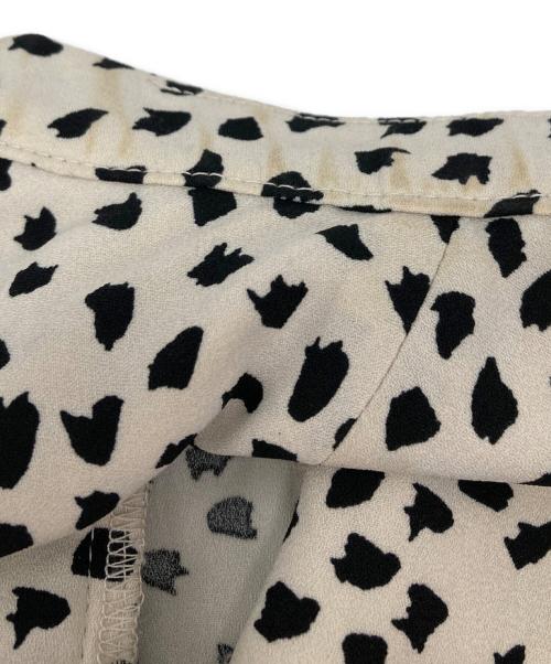 Snidel（スナイデル）Snidel (スナイデル) デコルテオープンドットプリントワンピース ベージュ サイズ:1の古着・服飾アイテム