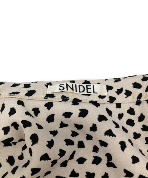 Snidel（スナイデル）Snidel (スナイデル) デコルテオープンドットプリントワンピース ベージュ サイズ:1の古着・服飾アイテム
