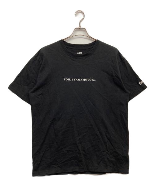 YOHJI YAMAMOTO（ヨウジヤマモト）YOHJI YAMAMOTO (ヨウジヤマモト) New Era (ニューエラ) Tシャツ ブラック サイズ:XXLの古着・服飾アイテム