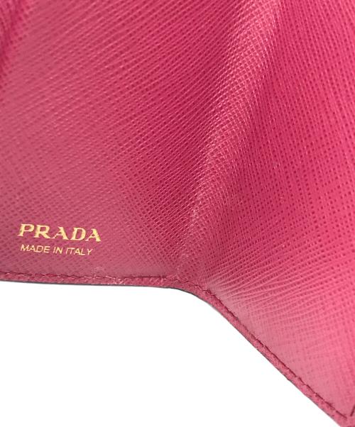PRADA（プラダ）PRADA (プラダ) サフィアーノ 3つ折り財布 ブラック×ピンクの古着・服飾アイテム