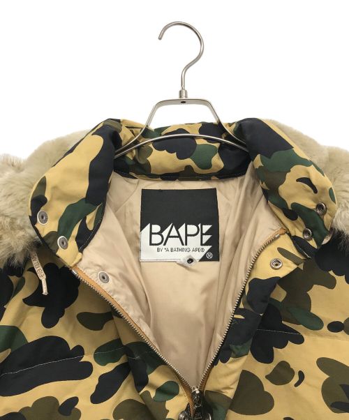 A BATHING APE（ア ベイシング エイプ）A BATHING APE (アベイシングエイプ) ダウンジャケット カーキ サイズ:Mの古着・服飾アイテム