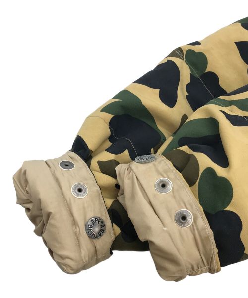 A BATHING APE（ア ベイシング エイプ）A BATHING APE (アベイシングエイプ) ダウンジャケット カーキ サイズ:Mの古着・服飾アイテム