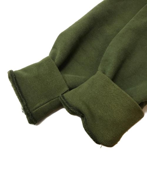 UNDEFEATED（アンディフィーテッド）UNDEFEATED (アンディフィーテッド) プルオーバーパーカー カーキ サイズ:Mの古着・服飾アイテム