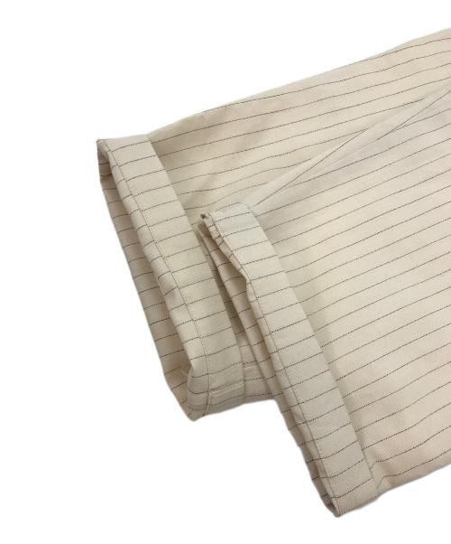 CLANE（クラネ）CLANE (クラネ) CURVE LINE PANTS ベージュ 未使用品の古着・服飾アイテム