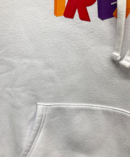 KITH（キス）KITH (キス) キストリーツ 3Dロゴ パーカー ホワイト サイズ:Mの古着・服飾アイテム