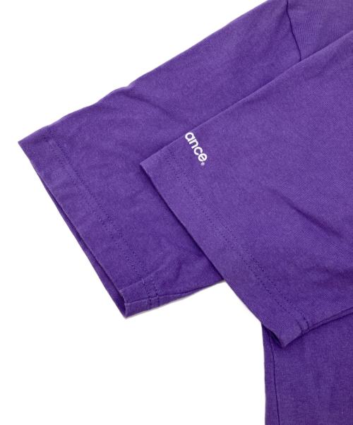 PALACE（パレス）PALACE (パレス) NEW BALANCE (ニューバランス) Logo T-Shirt パープル サイズ:Mの古着・服飾アイテム