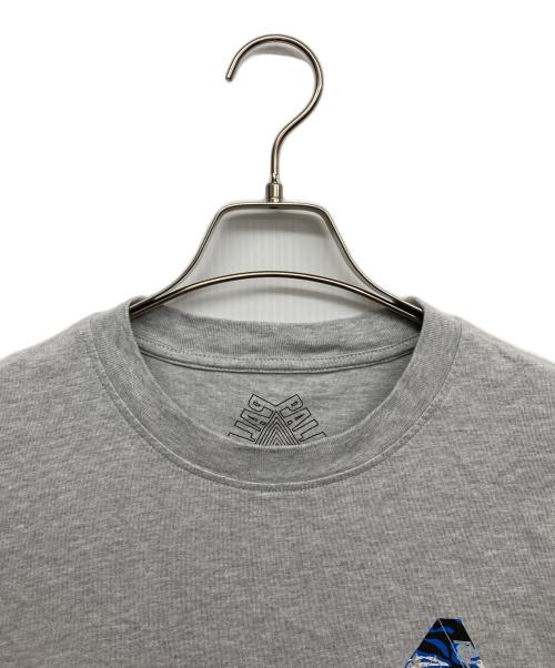 PALACE（パレス）PALACE (パレス) JUNGLE CAMO TRI-FERG T-SHIRT グレー サイズ:Mの古着・服飾アイテム