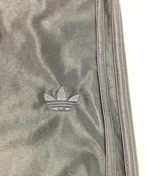 adidas（アディダス）adidas (アディダス) オーバーサイズ ファイヤーバード トラックパンツ ブラック サイズ:Sの古着・服飾アイテム