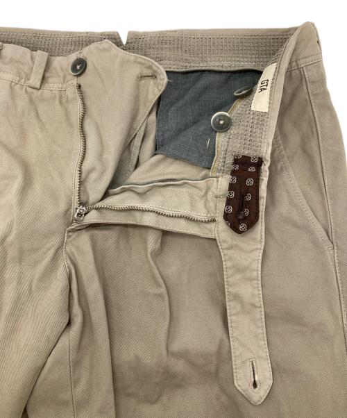 GTA（ジーティーアー）GTA (ジーティーアー) スリムフィットチノパン ベージュ サイズ:44の古着・服飾アイテム