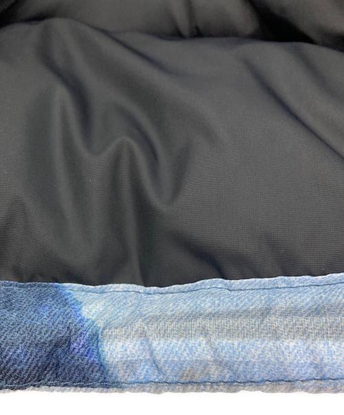 THE NORTH FACE（ザ ノース フェイス）THE NORTH FACE (ザ ノース フェイス) Supreme (シュプリーム) ブリーチフドデニムプリントヌプシ ブルー サイズ:Mの古着・服飾アイテム