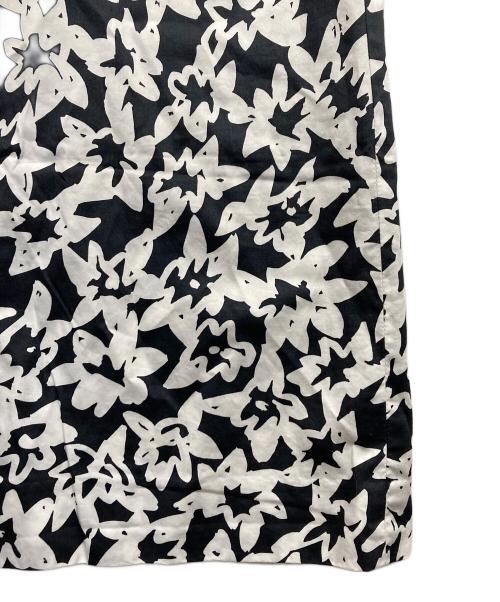 Yves Saint Laurent（イヴサンローラン）Yves Saint Laurent (イヴサンローラン) ノースリーブワンピース ホワイト サイズ:Mの古着・服飾アイテム