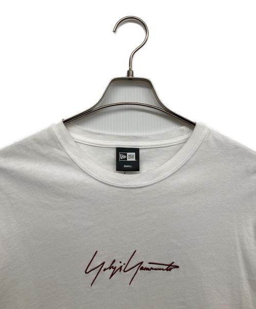 YOHJI YAMAMOTO（ヨウジヤマモト）YOHJI YAMAMOTO (ヨウジヤマモト) New Era (ニューエラ) NEW ERA TEE ホワイト サイズ:Sの古着・服飾アイテム