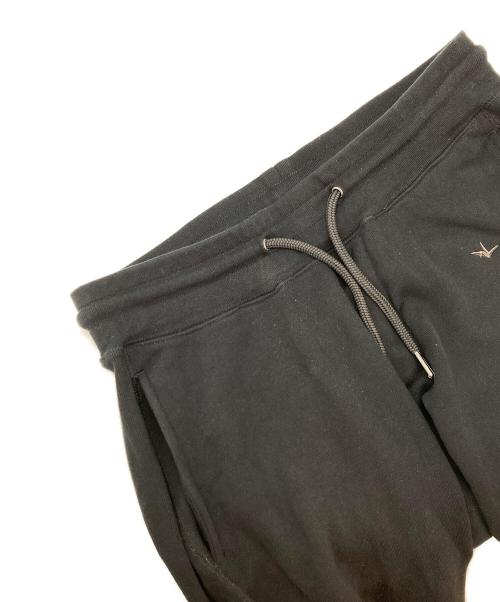 1PIU1UGUALE3 RELAX（ウノピゥウノウグァーレトレ リラックス）1piu1uguale3 relax (ウノピゥウノウグァーレトレ リラックス) ラインストーンスリーブパンツ ブラック サイズ:Ｍの古着・服飾アイテム