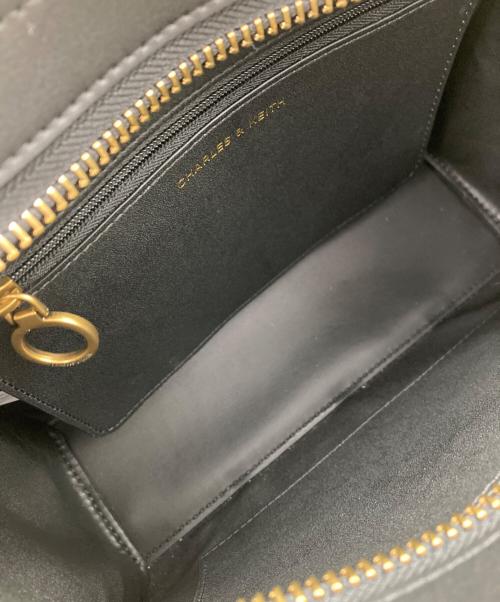 CHARLES & KEITH（チャールズアンドキース）CHARLES & KEITH (チャールズ＆キース) セシアメタリックトートバッグ ブラック×ベージュの古着・服飾アイテム