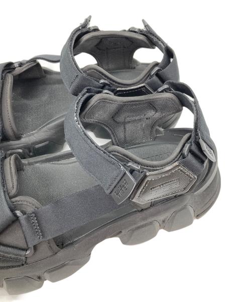 Onitsuka Tiger（オニツカタイガー）Onitsuka Tiger (オニツカタイガー) DENTIGRE BELTEDベルトサンダル ブラック サイズ:27の古着・服飾アイテム