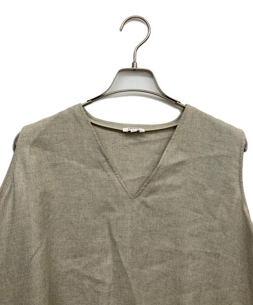 ENFOLD（エンフォルド）ENFOLD (エンフォルド) アシンメトリーノースリーブブラウス ベージュ サイズ:38の古着・服飾アイテム