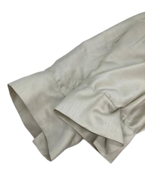 ETRE TOKYO（エトレトウキョウ）ETRE TOKYO (エトレトウキョウ) TOMOCO UNABARA (トモコウナバラ) デザインカフスシャンタンシャツ ベージュ サイズ:Mの古着・服飾アイテム