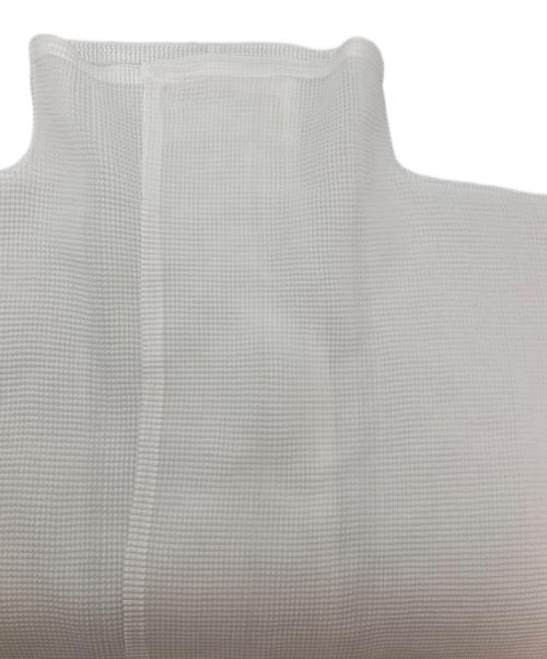 me ISSEY MIYAKE（ミーイッセイ ミヤケ）me ISSEY MIYAKE (ミーイッセイ ミヤケ) プリーツブラウス ホワイト サイズ:FREEの古着・服飾アイテム