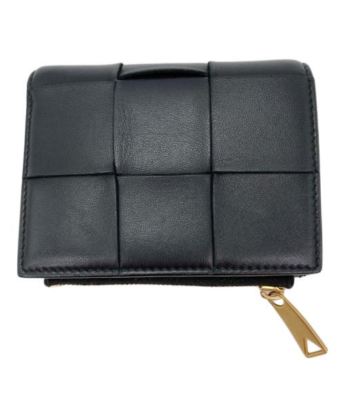 BOTTEGA VENETA（ボッテガベネタ）BOTTEGA VENETA (ボッテガベネタ) カセット スモール 二つ折りウォレット ブラックの古着・服飾アイテム