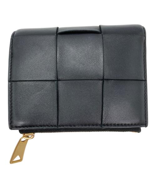 BOTTEGA VENETA（ボッテガベネタ）BOTTEGA VENETA (ボッテガベネタ) カセット スモール 二つ折りウォレット ブラックの古着・服飾アイテム