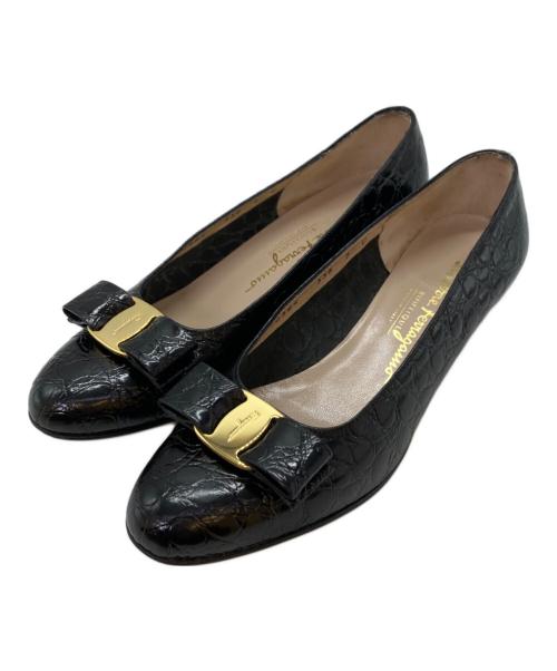 Salvatore Ferragamo（サルヴァトーレ フェラガモ）Salvatore Ferragamo (サルヴァトーレ フェラガモ) 型押しパンプス ブラック サイズ:7の古着・服飾アイテム