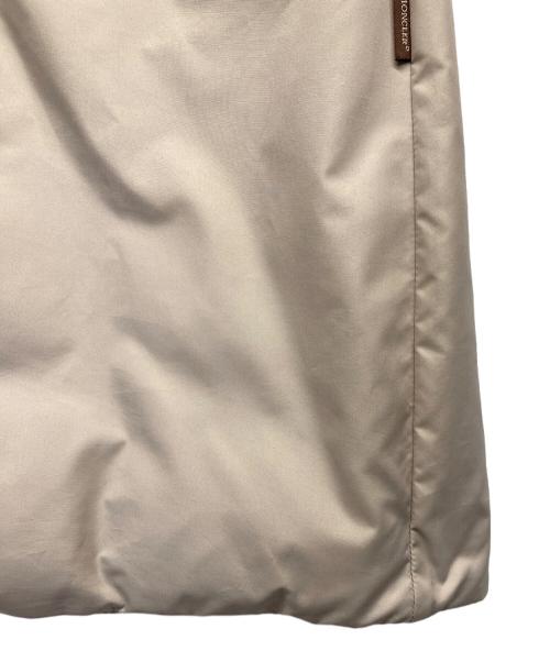 MONCLER（モンクレール）MONCLER (モンクレール) リバーシブルロングダウンジャケット ベージュ サイズ:1の古着・服飾アイテム