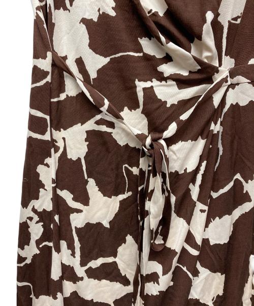 DIANE VON FURSTENBERG（ダイアンフォンファステンバーグ）DIANE VON FURSTENBERG (ダイアンフォンファステンバーグ) ノースリーブシルクワンピース ブラウンの古着・服飾アイテム