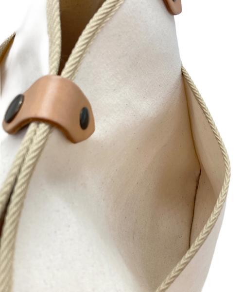 TAMPICO（タンピコ）TAMPICO (タンピコ) トートバッグ アイボリーの古着・服飾アイテム