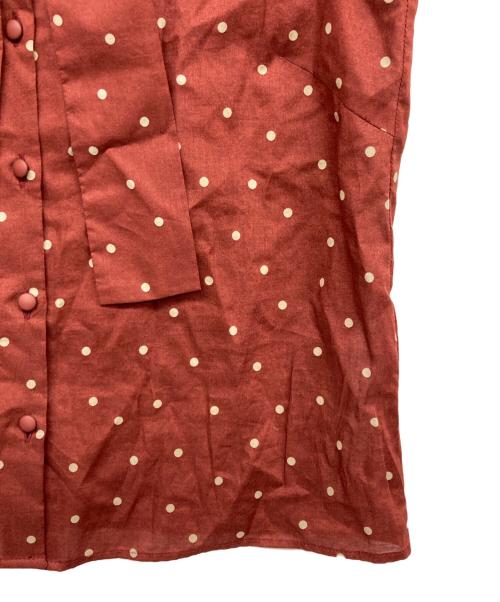 To b. by agnes b.（トゥービー バイ アニエスベー）To b. by agnes b. (トゥービー バイ アニエスベー) ボウタドットイブラウス ブラウン サイズ:36の古着・服飾アイテム