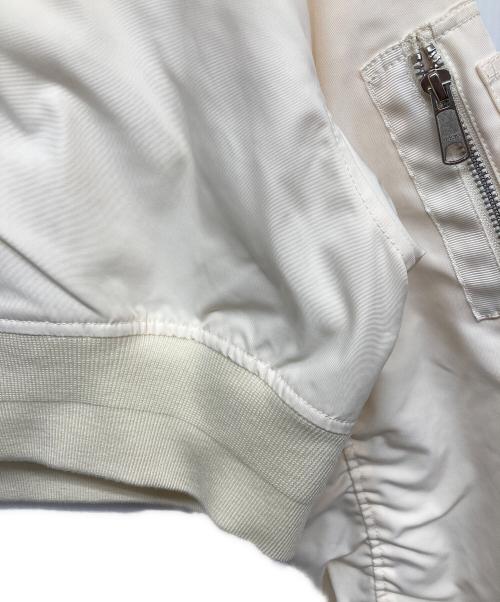 FRAY ID（フレイ アイディー）FRAY ID (フレイ アイディー) MA1型ショートブルゾン アイボリーの古着・服飾アイテム