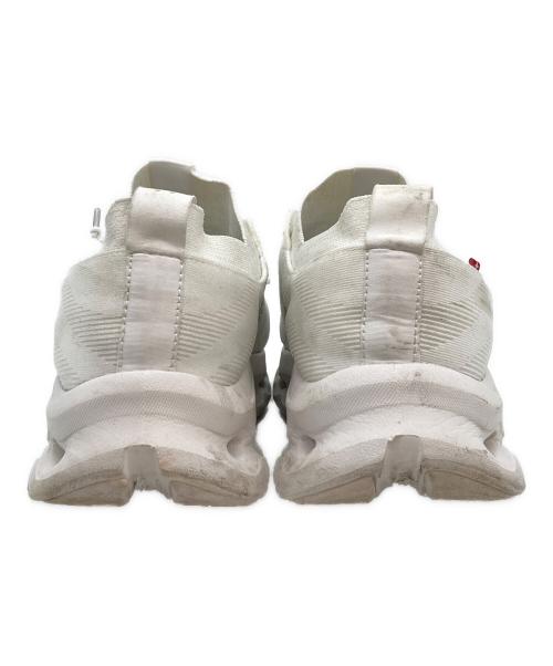 on（オン）on (オン) LOEWE (ロエベ) クラウドティルトローカットスニーカー ホワイト サイズ:29の古着・服飾アイテム