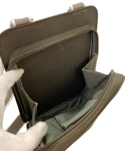 LACOSTE（ラコステ）LACOSTE (ラコステ) ショルダーバッグ オリーブの古着・服飾アイテム