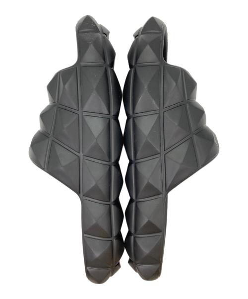 VALENTINO GARAVANI（ヴァレンティノ・ガラヴァーニ）VALENTINO GARAVANI (ヴァレンティノ・ガラヴァーニ) ローマンスタッズ タートル サンダル ブラック サイズ:38の古着・服飾アイテム