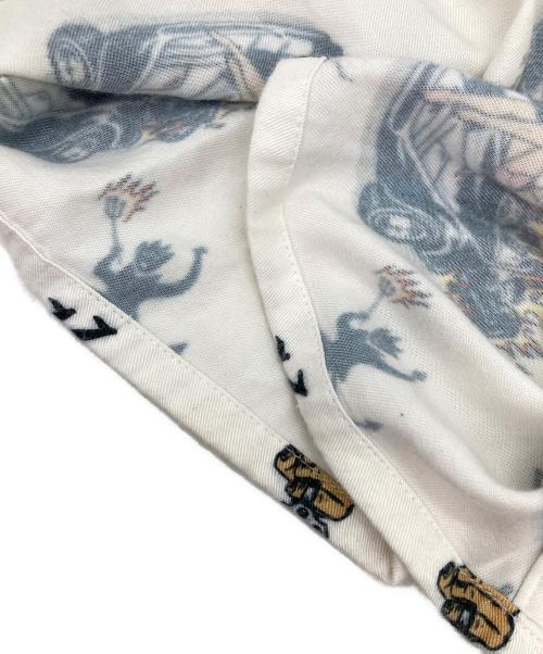 X-LARGE（エクストララージ）X-LARGE (エクストララージ) BURN DOWN PATTERN SHIRT ホワイト サイズ:Mの古着・服飾アイテム