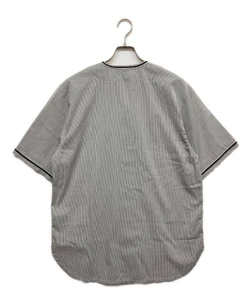 WILLY CHAVARRIA（ウィリーチャバリア）WILLY CHAVARRIA (ウィリーチャバリア) ベースボールシャツ グレー サイズ:Lの古着・服飾アイテム