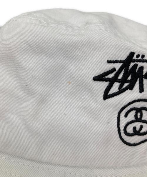 stussy（ステューシー）stussy (ステューシー) バケットハット ホワイト サイズ:S/Mの古着・服飾アイテム