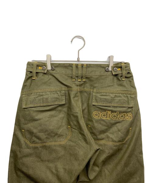 adidas（アディダス）adidas (アディダス) デニムパンツ オリーブ サイズ:Oの古着・服飾アイテム