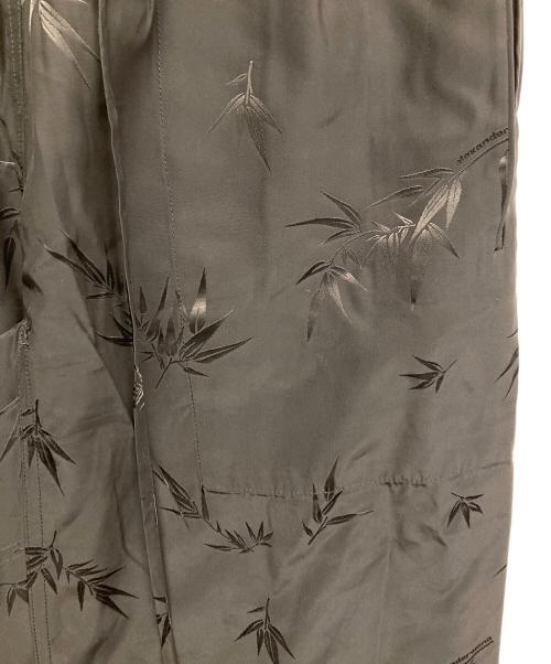 ALEXANDER WANG（アレキサンダー・ワン）ALEXANDER WANG (アレキサンダーワン) フラワーモチーフトラウザーパンツ ブラック サイズ:XSの古着・服飾アイテム