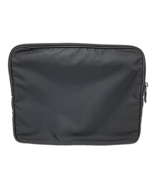 PRADA（プラダ）PRADA (プラダ) 三角プレートナイロンクラッチバッグ ブラックの古着・服飾アイテム