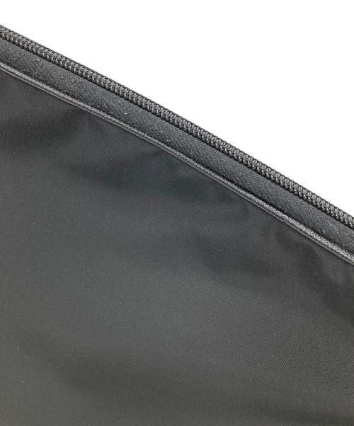 PRADA（プラダ）PRADA (プラダ) 三角プレートナイロンクラッチバッグ ブラックの古着・服飾アイテム