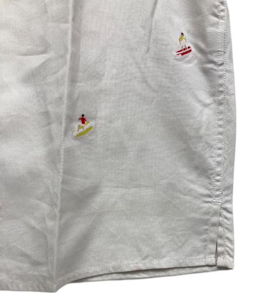 maison kitsune（メゾンキツネ）MAISON KITSUNE (メゾンキツネ) 総柄半袖シャツ ベージュ サイズ:36の古着・服飾アイテム