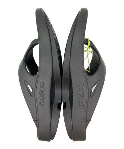 OOFOS（ウーフォス）OOFOS (ウーフォス) トングサンダル ブラック サイズ:38 未使用品の古着・服飾アイテム