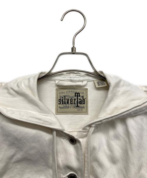 LEVI'S（リーバイス）LEVI'S (リーバイス) フーデッド トラッカージャケット ホワイト サイズ:Mの古着・服飾アイテム