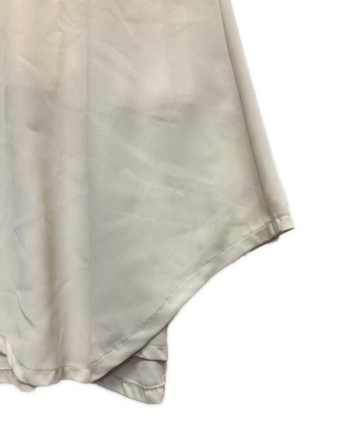 La lune（ラリューン）la lune (ラリューン) ボリュームパフアシンメトリーワンピース ベージュ サイズ:Fの古着・服飾アイテム