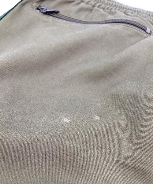Needles（ニードルズ）Needles (ニードルズ) nano・universe (ナノ・ユニバース) 別注TRACK PANTS カーキ サイズ:Mの古着・服飾アイテム