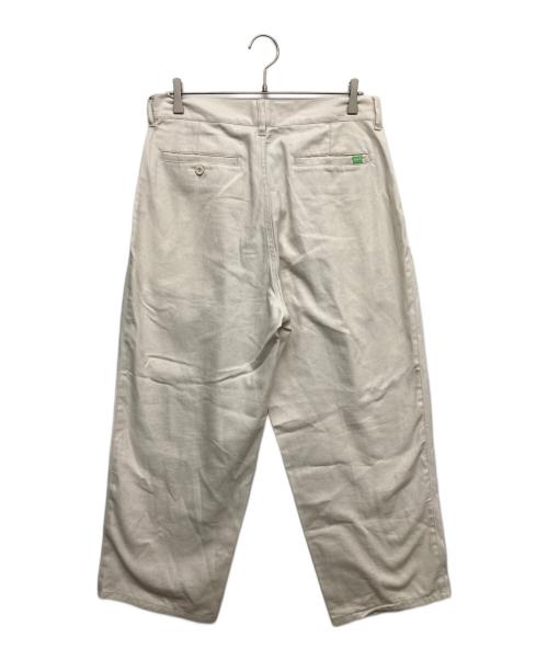 HUF（ハフ）HUF (ハフ) タックパンツ ホワイト サイズ:W32の古着・服飾アイテム